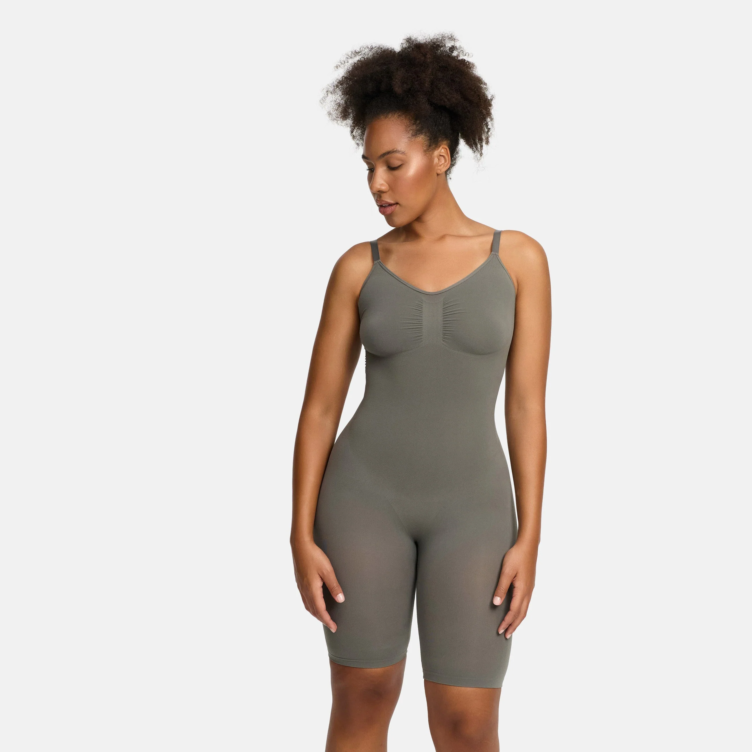 Bodysuit Sculpting Shapewear mit Shorts - Image 9