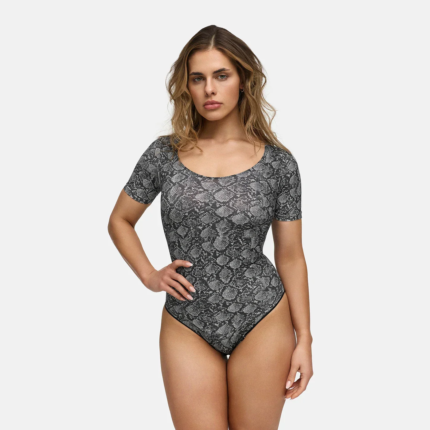 T-Shirt Bodysuit Sculpting Shapewear mit Slip - Image 36